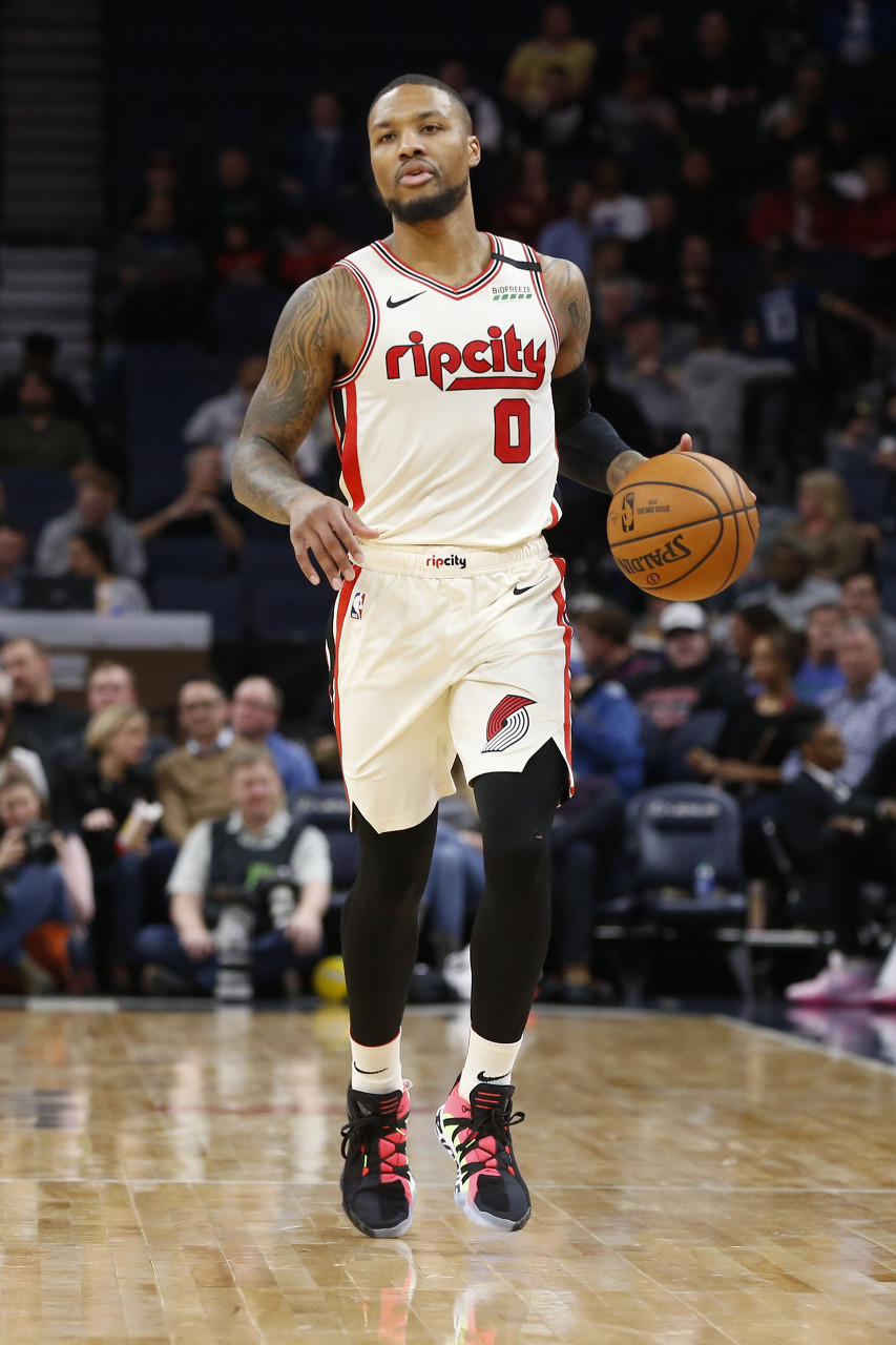 轻球员在比 轻球员在比